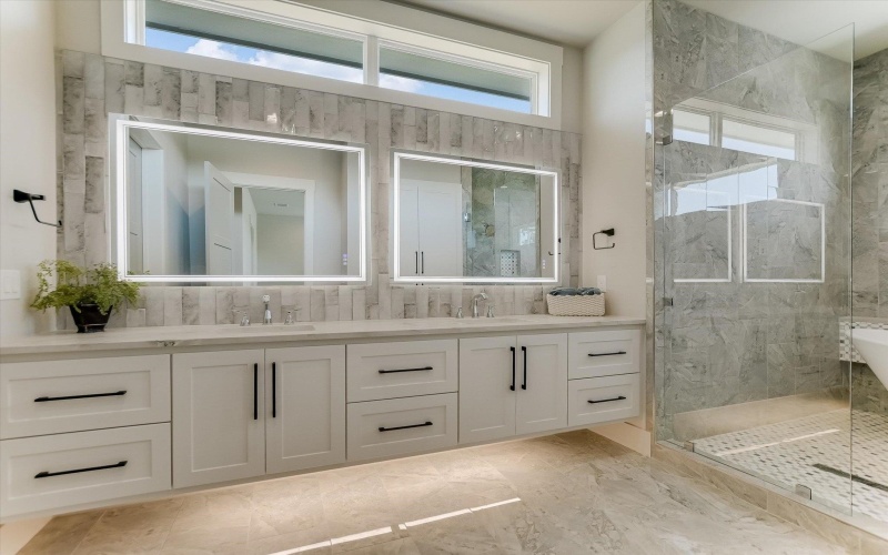 420 Lake St., Kingsland, TX 78639, 5 Bedrooms Bedrooms, ,6 BathroomsBathrooms,Residential,For Sale,420 Lake St.,0,176094