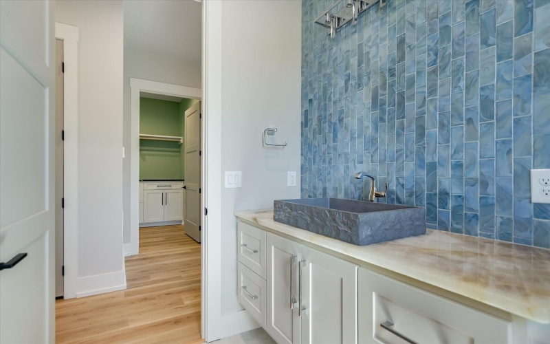 420 Lake St., Kingsland, TX 78639, 5 Bedrooms Bedrooms, ,6 BathroomsBathrooms,Residential,For Sale,420 Lake St.,0,176094