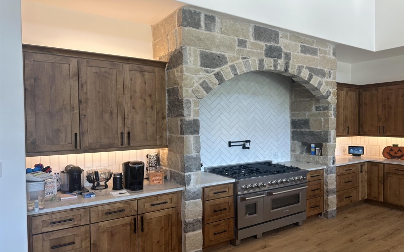 198 Burnet Oaks Drive, Burnet, TX 78611, 4 Bedrooms Bedrooms, ,5 BathroomsBathrooms,Residential,For Sale,198 Burnet Oaks Drive,0,176427