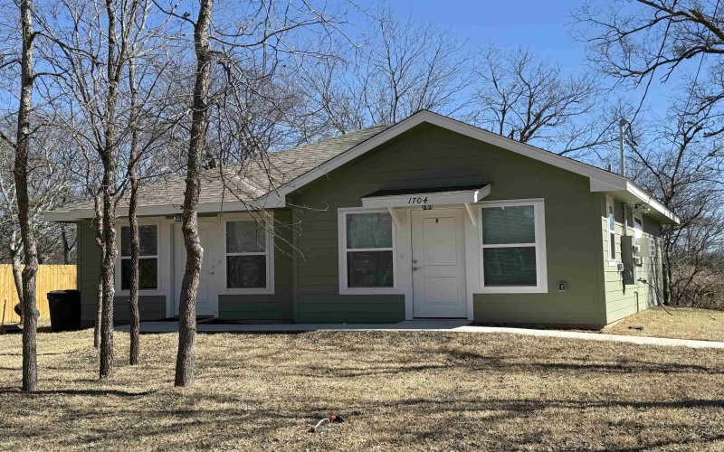 1704 E 3rd St, Lampasas, TX 76550, 2 Bedrooms Bedrooms, ,2 BathroomsBathrooms,Residential Multi Family,For Sale,1704 E 3rd St,0,176449