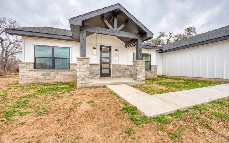 1502 Woodcrest Drive, Granite Shoals, TX 78654, 3 Bedrooms Bedrooms, ,2 BathroomsBathrooms,Residential,For Sale,1502 Woodcrest Drive,0,176468