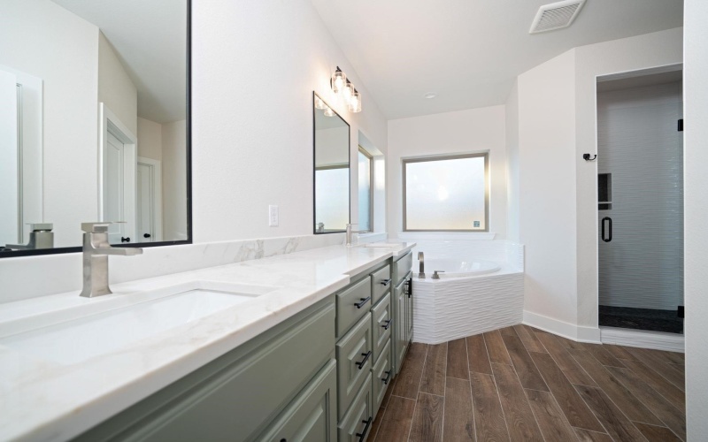 109 Cates, White Oak, TX 75693, 4 Bedrooms Bedrooms, ,2 BathroomsBathrooms,Residential,For Sale,109 Cates,0,20260951