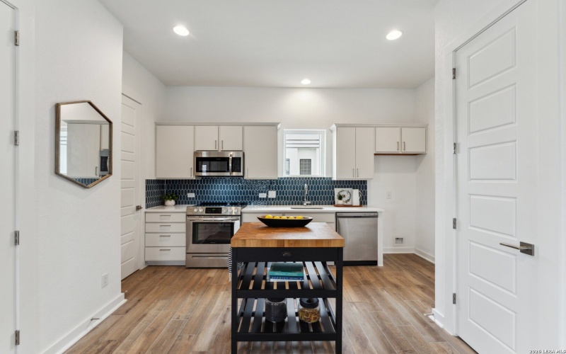 1735 W Gramercy Pl #301/302, San Antonio, TX 78201, ,Residential Multi Family,En Venta,1735 W Gramercy Pl #301/302,0,1940407