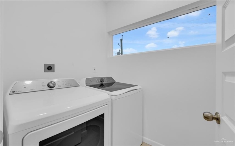 211 N 28th Street, McAllen, TX 78501, 3 Habitaciones Habitaciones , ,2 BañosBaños,Residential,En Venta,211 N 28th Street,0,494419