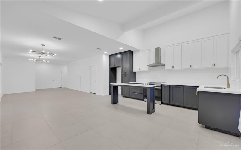 211 N 28th Street, McAllen, TX 78501, 3 Bedrooms Bedrooms, ,2 BathroomsBathrooms,Residential,For Sale,211 N 28th Street,0,494420