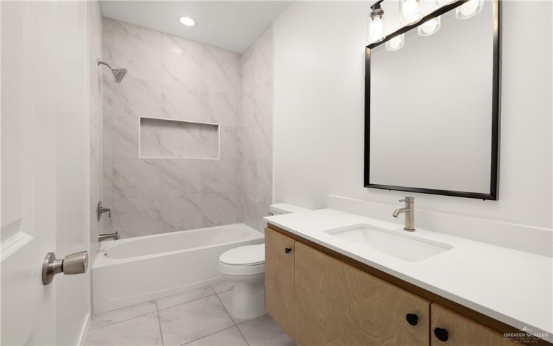 2501 S Hillside Avenue unit: 1 #1, Edinburg, TX 78542, 2 Bedrooms Bedrooms, ,2 BathroomsBathrooms,Residential,For Sale,2501 S Hillside Avenue unit: 1,0,494478