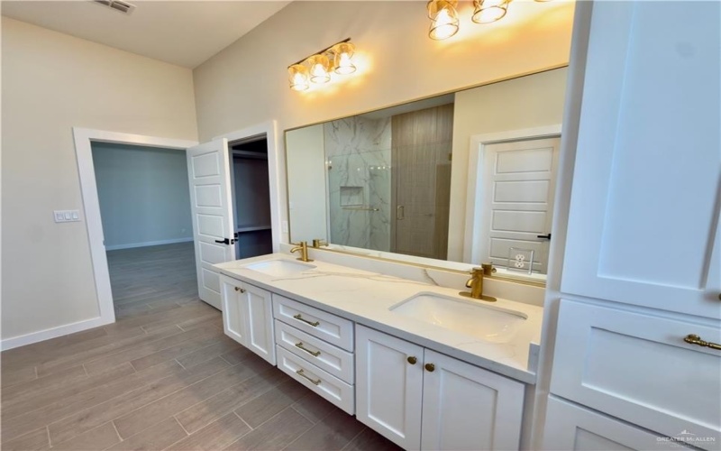 8408 G M Drive, Elsa, TX 78543, 3 Bedrooms Bedrooms, ,2 BathroomsBathrooms,Residential,For Sale,8408 G M Drive,0,494545