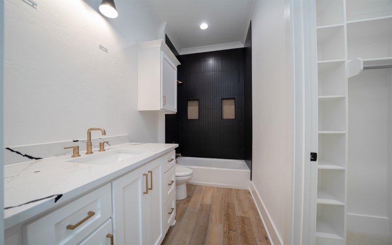 140 Waterfowl, Longview, TX 75602, 4 Habitaciones Habitaciones , ,3 BañosBaños,Residential,En Venta,140 Waterfowl,0,20260963