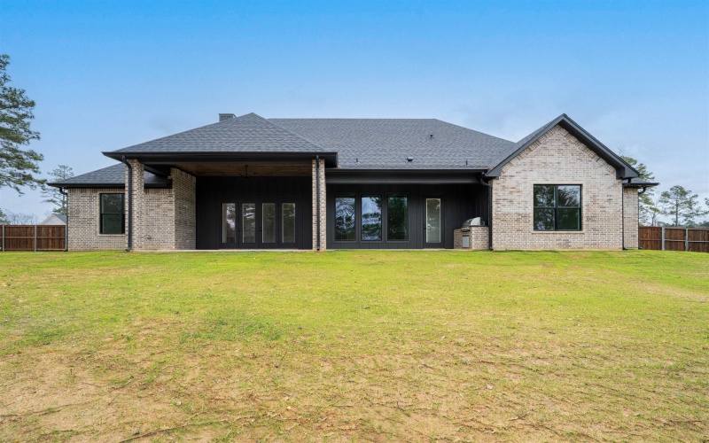 140 Waterfowl, Longview, TX 75602, 4 Habitaciones Habitaciones , ,3 BañosBaños,Residential,En Venta,140 Waterfowl,0,20260963