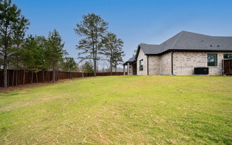 140 Waterfowl, Longview, TX 75602, 4 Habitaciones Habitaciones , ,3 BañosBaños,Residential,En Venta,140 Waterfowl,0,20260963