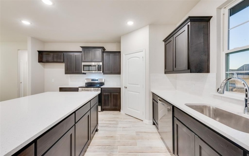 2911 Mossy Oak Drive, Terrell, TX 75160, 3 Bedrooms Bedrooms, ,2 BathroomsBathrooms,Residential,For Sale,2911 Mossy Oak Drive,20562950