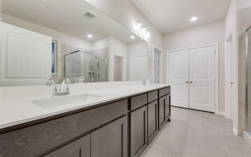 2911 Mossy Oak Drive, Terrell, TX 75160, 3 Bedrooms Bedrooms, ,2 BathroomsBathrooms,Residential,For Sale,2911 Mossy Oak Drive,20562950