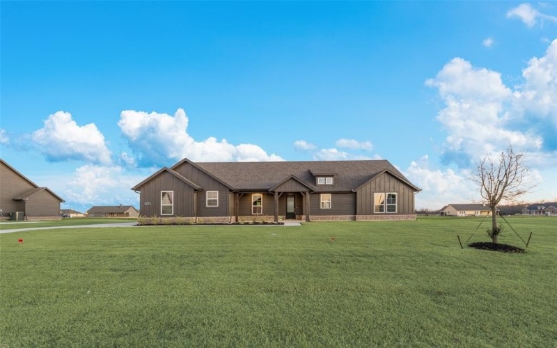 2911 Mossy Oak Drive, Terrell, TX 75160, 3 Bedrooms Bedrooms, ,2 BathroomsBathrooms,Residential,For Sale,2911 Mossy Oak Drive,20562950