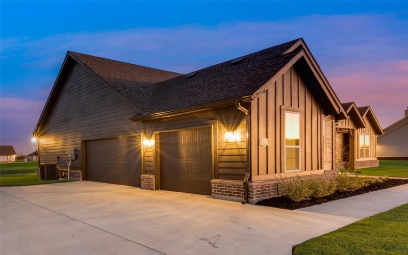 2911 Mossy Oak Drive, Terrell, TX 75160, 3 Bedrooms Bedrooms, ,2 BathroomsBathrooms,Residential,For Sale,2911 Mossy Oak Drive,20562950