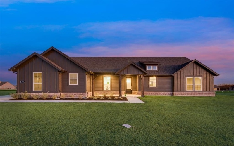 2911 Mossy Oak Drive, Terrell, TX 75160, 3 Bedrooms Bedrooms, ,2 BathroomsBathrooms,Residential,For Sale,2911 Mossy Oak Drive,20562950