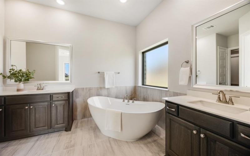 704 Proverbs Court, Heath, TX 75032, 3 Bedrooms Bedrooms, ,2 BathroomsBathrooms,Residential,For Sale,704 Proverbs Court,0,21177236