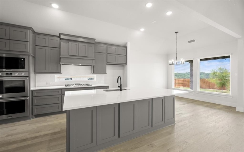 1128 Willow Lake Drive, DeSoto, TX 75115, 5 Habitaciones Habitaciones , ,3 BañosBaños,Residential,En Venta,1128 Willow Lake Drive,20626576