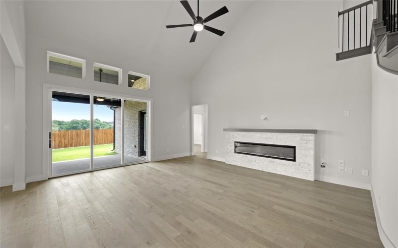 1128 Willow Lake Drive, DeSoto, TX 75115, 5 Habitaciones Habitaciones , ,3 BañosBaños,Residential,En Venta,1128 Willow Lake Drive,20626576