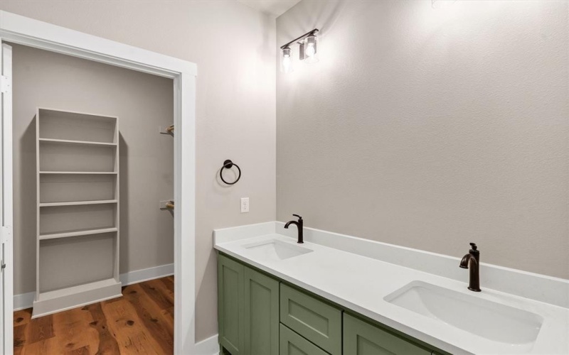 805 Branding Iron Trail, Granbury, TX 76049, 3 Habitaciones Habitaciones , ,2 BañosBaños,Residential,En Venta,805 Branding Iron Trail,0,21177579