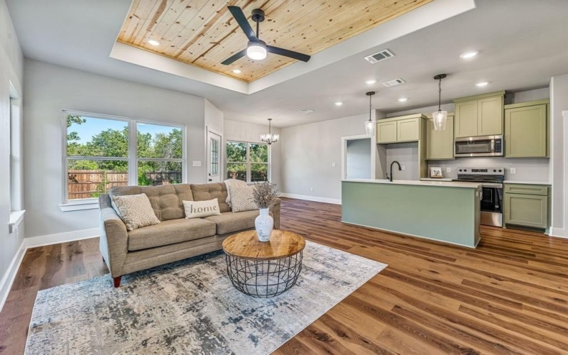 809 Branding Iron Trail, Granbury, TX 76049, 3 Bedrooms Bedrooms, ,2 BathroomsBathrooms,Residential,For Sale,809 Branding Iron Trail,0,21177595