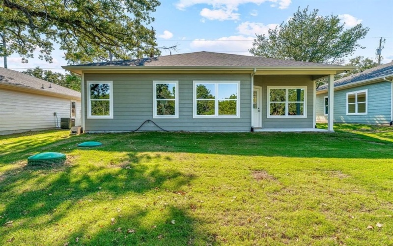 809 Branding Iron Trail, Granbury, TX 76049, 3 Bedrooms Bedrooms, ,2 BathroomsBathrooms,Residential,For Sale,809 Branding Iron Trail,0,21177595