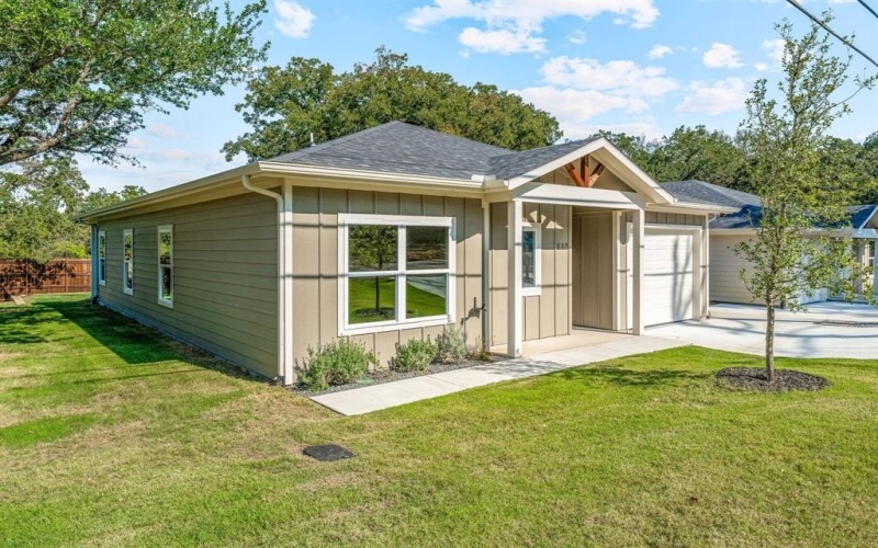 809 Branding Iron Trail, Granbury, TX 76049, 3 Bedrooms Bedrooms, ,2 BathroomsBathrooms,Residential,For Sale,809 Branding Iron Trail,0,21177595