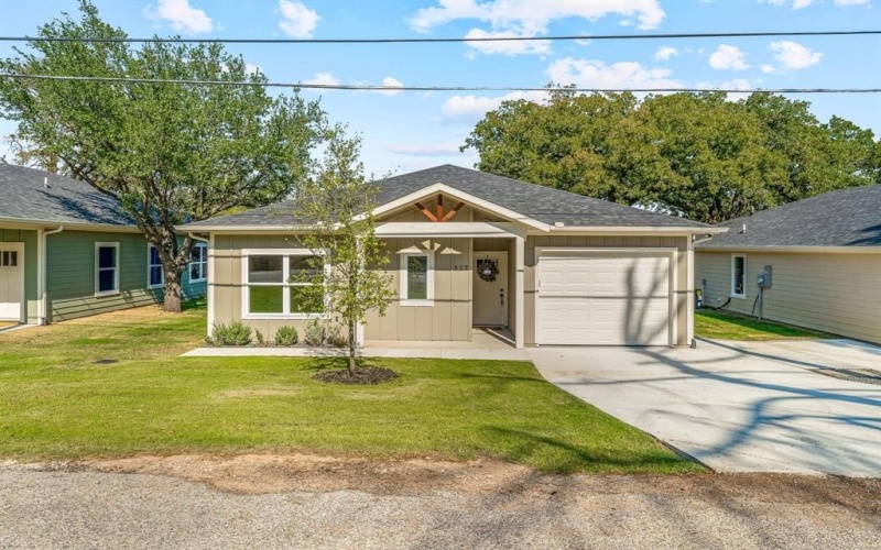 809 Branding Iron Trail, Granbury, TX 76049, 3 Bedrooms Bedrooms, ,2 BathroomsBathrooms,Residential,For Sale,809 Branding Iron Trail,0,21177595