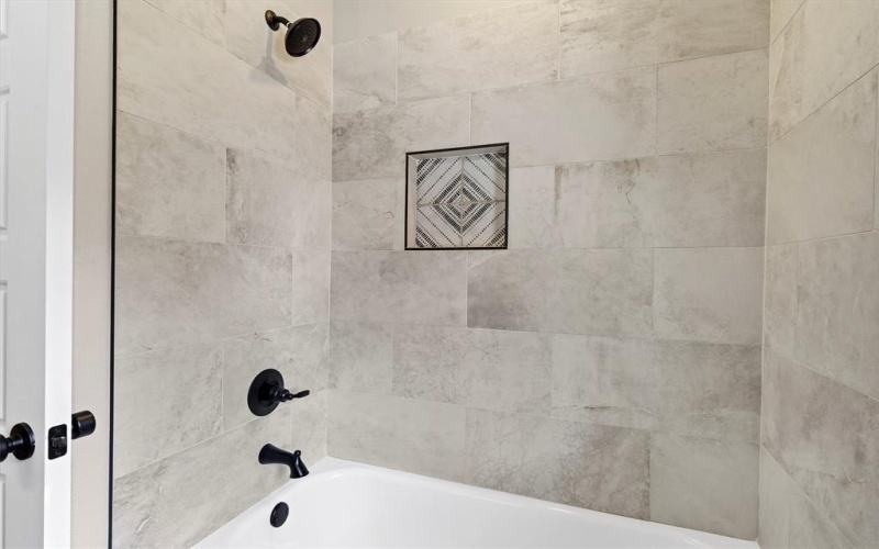 811 Branding Iron Trail, Granbury, TX 76049, 3 Habitaciones Habitaciones , ,2 BañosBaños,Residential,En Venta,811 Branding Iron Trail,0,21177598