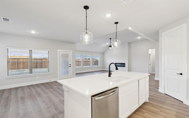 515 Blackwater Trail, Waxahachie, TX 75165, 4 Bedrooms Bedrooms, ,2 BathroomsBathrooms,Residential,For Sale,515 Blackwater Trail,0,21177755