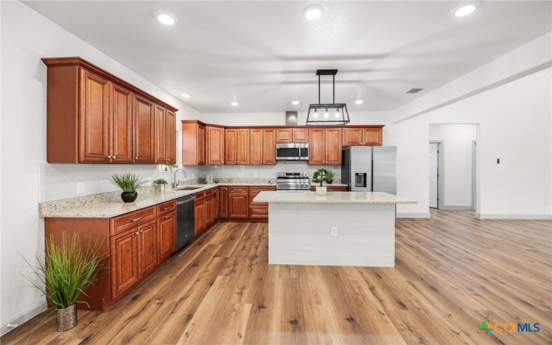 3811 Waterwood Pass Drive, Elmendorf, TX 78112, 3 Habitaciones Habitaciones , ,2 BañosBaños,Residential,En Venta,3811 Waterwood Pass Drive,0,604284