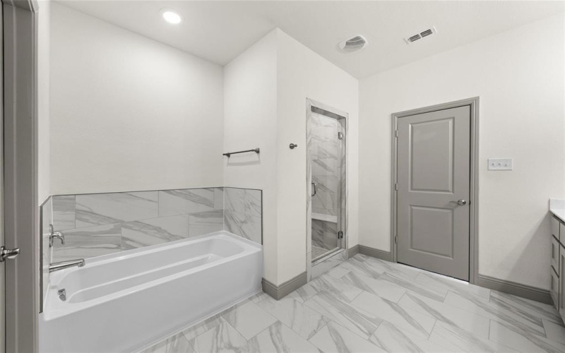 280 Waters Ridge Drive, Lavon, TX 75166, 5 Habitaciones Habitaciones , ,3 BañosBaños,Residential,En Venta,280 Waters Ridge Drive,20566627