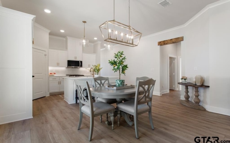 9248 Villas Ct, Tyler, TX 75703, 4 Bedrooms Bedrooms, ,2 BathroomsBathrooms,Residential,For Sale,9248 Villas Ct,0,25017340