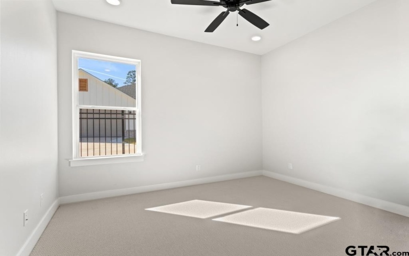 9248 Villas Ct, Tyler, TX 75703, 4 Bedrooms Bedrooms, ,2 BathroomsBathrooms,Residential,For Sale,9248 Villas Ct,0,25017340