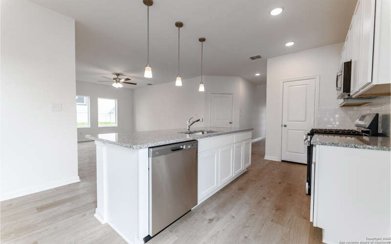 6647 Cibolo Springs, Converse, TX 78109, 3 Habitaciones Habitaciones , ,2 BañosBaños,Residential,En Venta,6647 Cibolo Springs,0,1890688