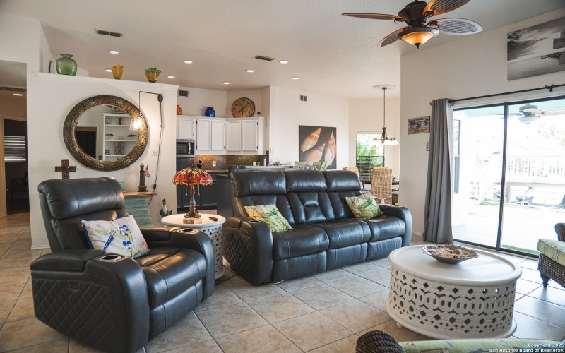 13849 Doubloon St, Corpus Christi, TX 78418, 3 Habitaciones Habitaciones , ,2 BañosBaños,Residential,En Venta,13849 Doubloon St,0,1895162