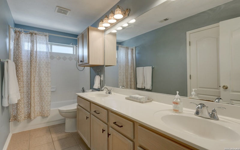 5 Greta Dr, San Antonio, TX 78248, 3 Habitaciones Habitaciones , ,2 BañosBaños,Residential,En Venta,5 Greta Dr,0,1935453