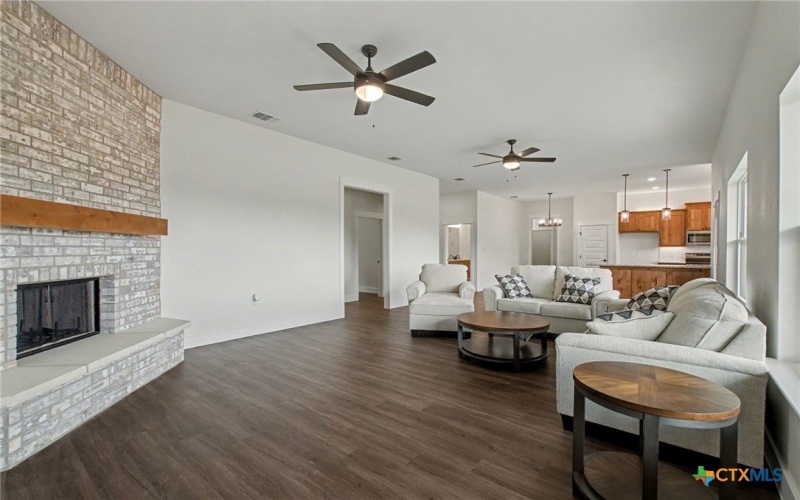 425 County Road 3152, Kempner, TX 76539, 4 Bedrooms Bedrooms, ,2 BathroomsBathrooms,Residential,For Sale,425 County Road 3152,0,604273