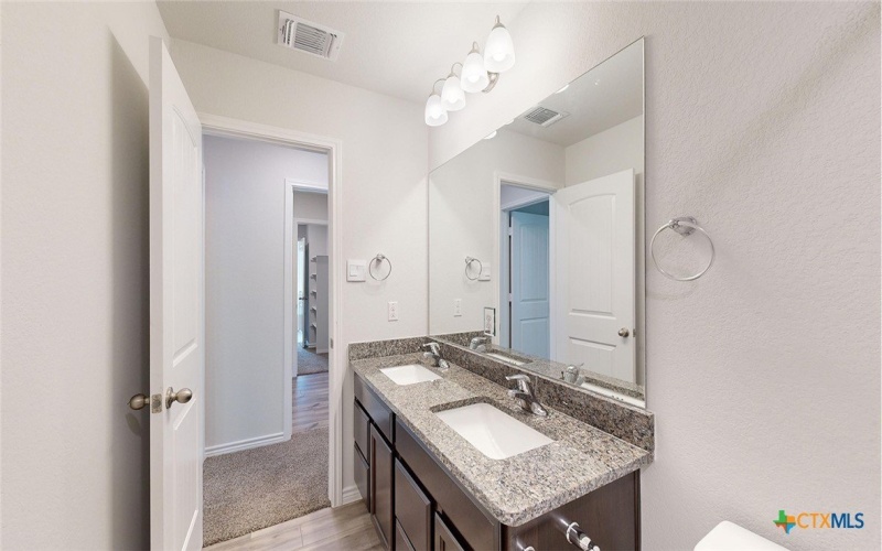 262 Dora Drive, Killeen, TX 76549, 5 Bedrooms Bedrooms, ,3 BathroomsBathrooms,Residential,For Sale,262 Dora Drive,0,604473