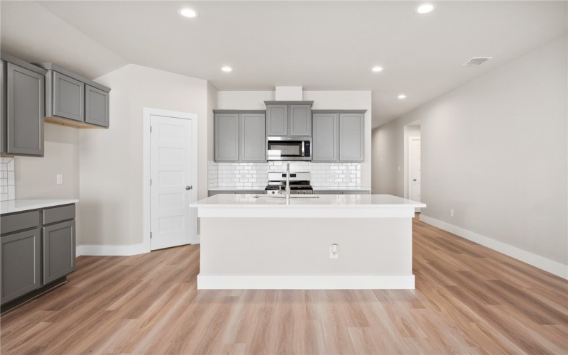 1013 Las Palmas Drive, Rockport, TX 78382, 4 Bedrooms Bedrooms, ,2 BathroomsBathrooms,Residential,For Sale,1013 Las Palmas Drive,0,471565