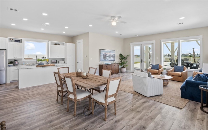 1013 Las Palmas Drive, Rockport, TX 78382, 4 Bedrooms Bedrooms, ,2 BathroomsBathrooms,Residential,For Sale,1013 Las Palmas Drive,0,471565