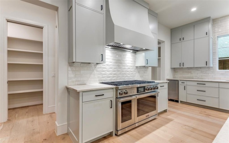 5501 Pershing Avenue, Fort Worth, TX 76107, 4 Habitaciones Habitaciones , ,3 BañosBaños,Residential,En Venta,5501 Pershing Avenue,0,21171454