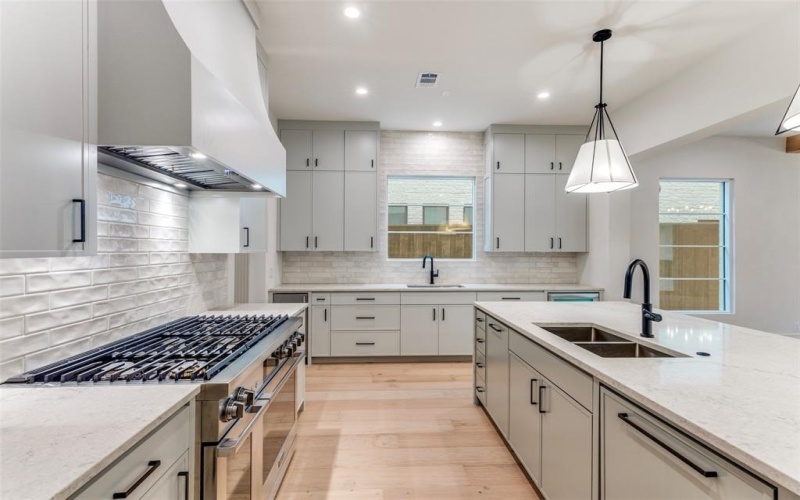 5501 Pershing Avenue, Fort Worth, TX 76107, 4 Habitaciones Habitaciones , ,3 BañosBaños,Residential,En Venta,5501 Pershing Avenue,0,21171454