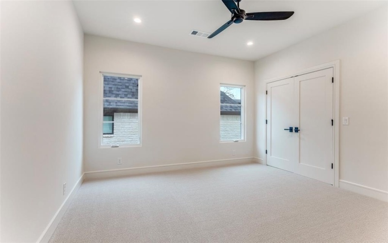 5501 Pershing Avenue, Fort Worth, TX 76107, 4 Habitaciones Habitaciones , ,3 BañosBaños,Residential,En Venta,5501 Pershing Avenue,0,21171454