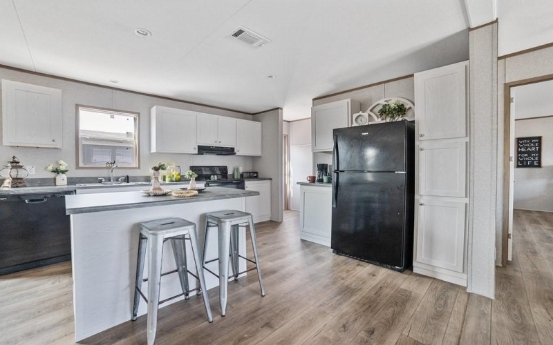 300 Huddleston Road, Sunset, TX 76270, 3 Bedrooms Bedrooms, ,2 BathroomsBathrooms,Residential,For Sale,300 Huddleston Road,0,21176573