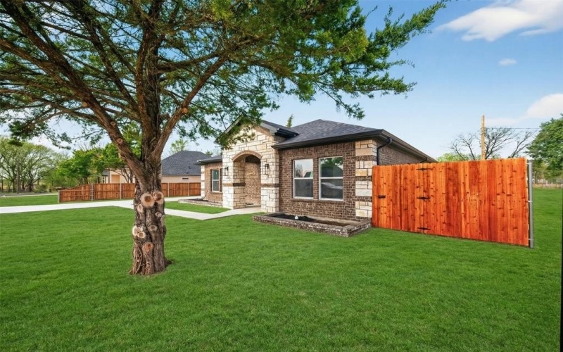 120 E Woodell Drive, Glenn Heights, TX 75154, 3 Bedrooms Bedrooms, ,2 BathroomsBathrooms,Residential,For Sale,120 E Woodell Drive,0,21177147