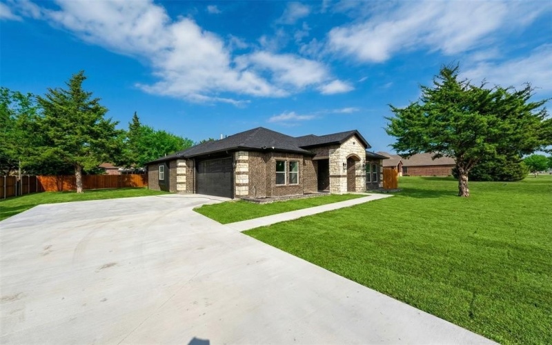 120 E Woodell Drive, Glenn Heights, TX 75154, 3 Bedrooms Bedrooms, ,2 BathroomsBathrooms,Residential,For Sale,120 E Woodell Drive,0,21177147