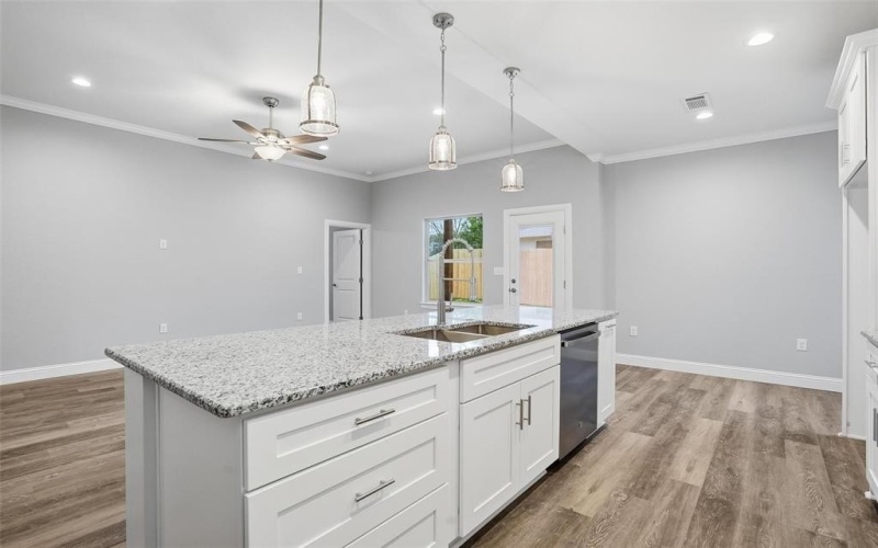 3611 Broken Bow Drive, Granbury, TX 76048, 3 Habitaciones Habitaciones , ,2 BañosBaños,Residential,En Venta,3611 Broken Bow Drive,0,21177345