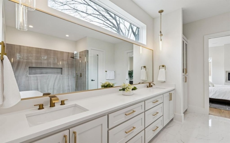 8749 Rexford Drive, Dallas, TX 75209, 4 Bedrooms Bedrooms, ,5 BathroomsBathrooms,Residential,For Sale,8749 Rexford Drive,0,21177564