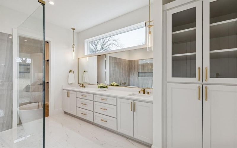 8749 Rexford Drive, Dallas, TX 75209, 4 Bedrooms Bedrooms, ,5 BathroomsBathrooms,Residential,For Sale,8749 Rexford Drive,0,21177564