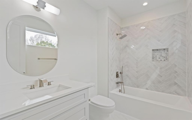 8749 Rexford Drive, Dallas, TX 75209, 4 Bedrooms Bedrooms, ,5 BathroomsBathrooms,Residential,For Sale,8749 Rexford Drive,0,21177564